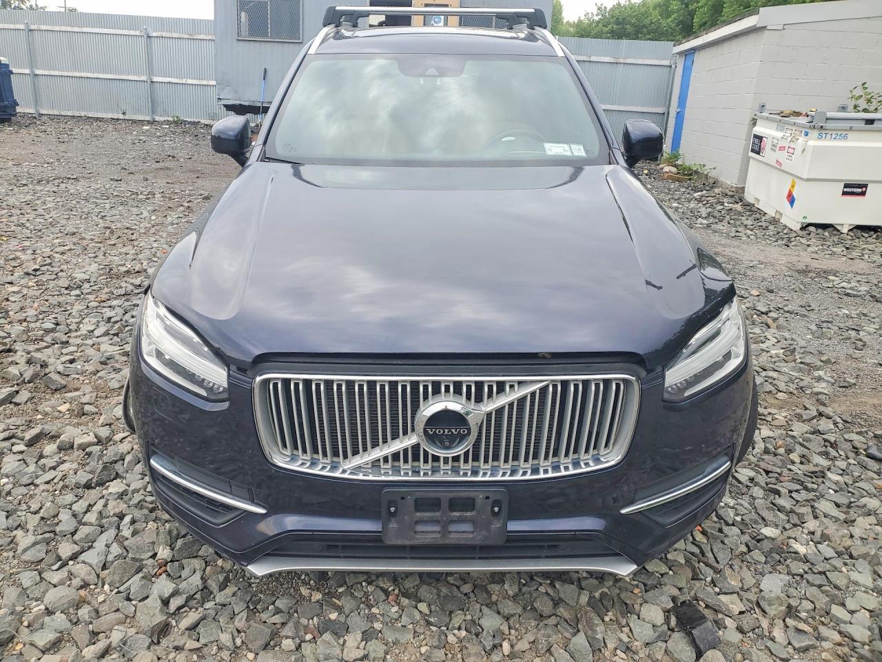 2017 VOLVO XC90
