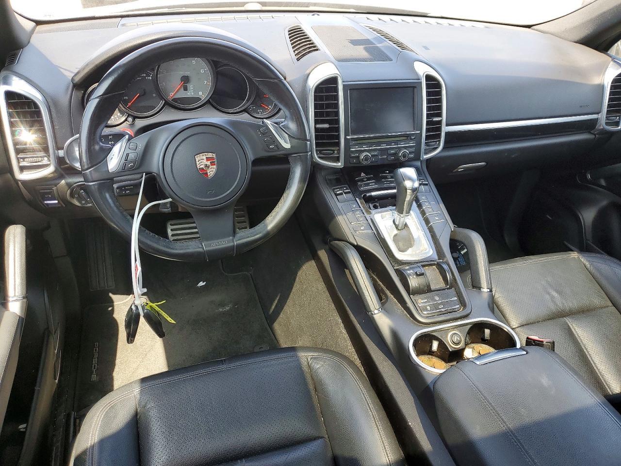 2011 PORSCHE CAYENNE