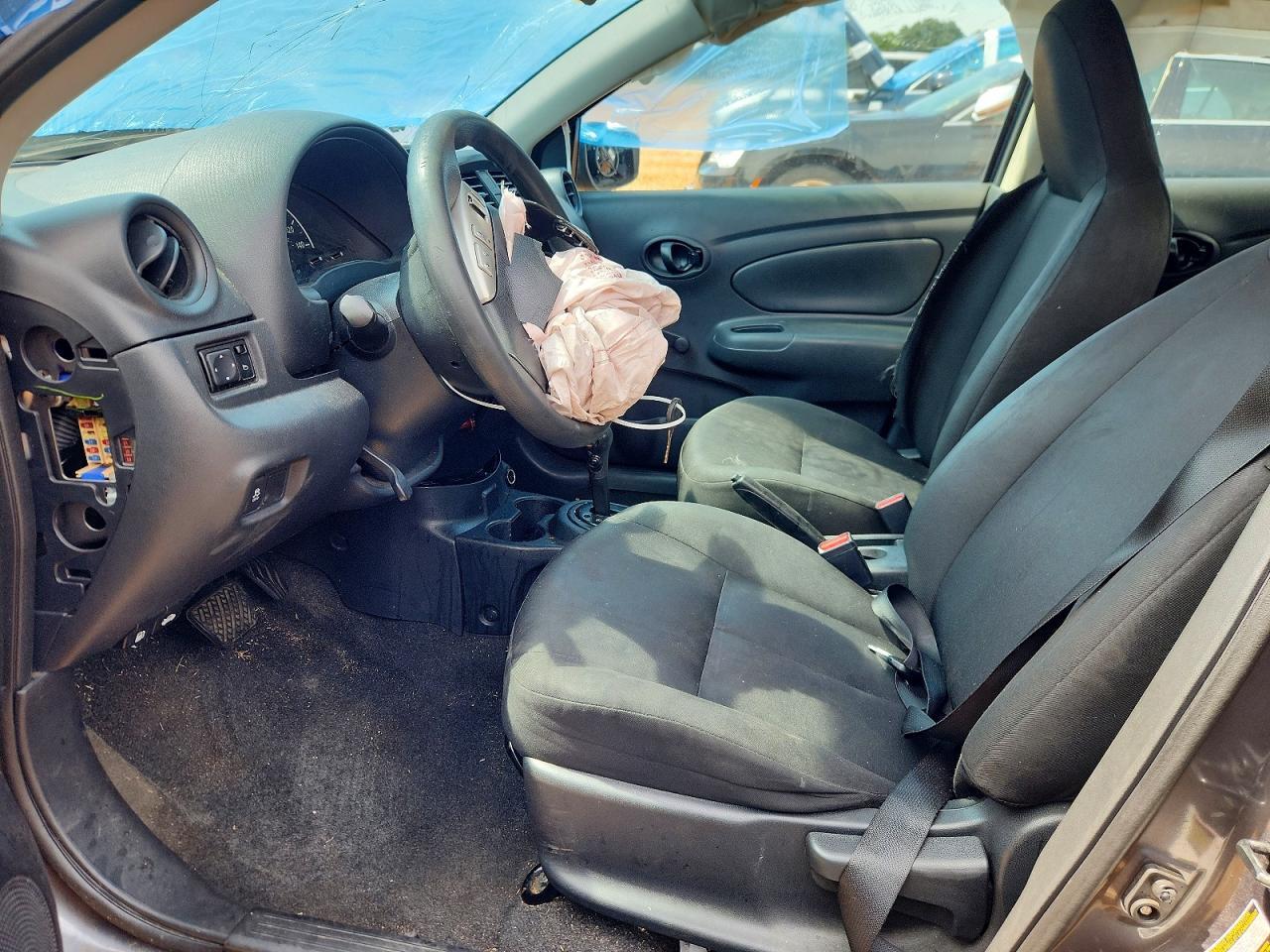 2017 NISSAN VERSA
