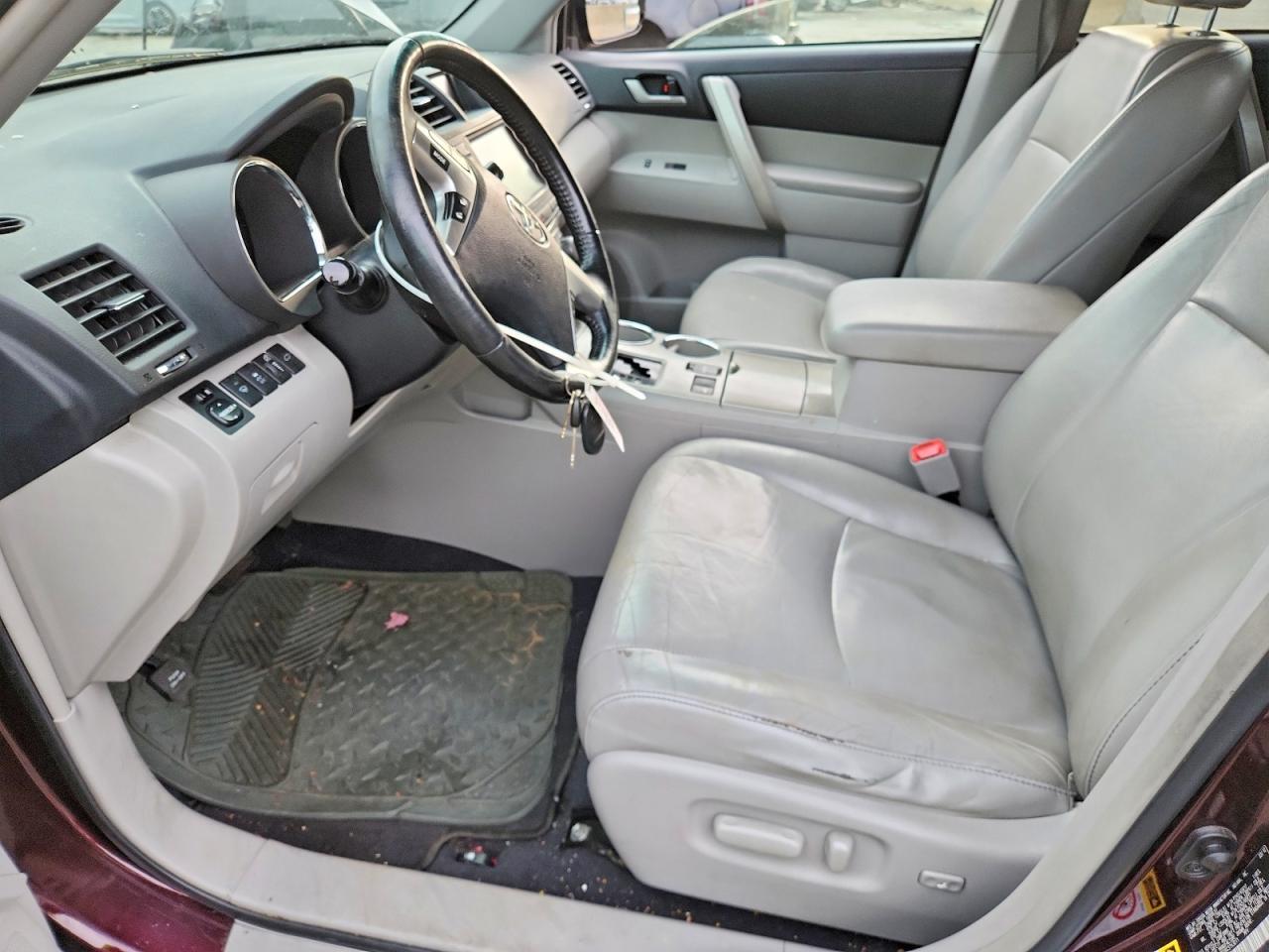 2012 TOYOTA HIGHLANDER