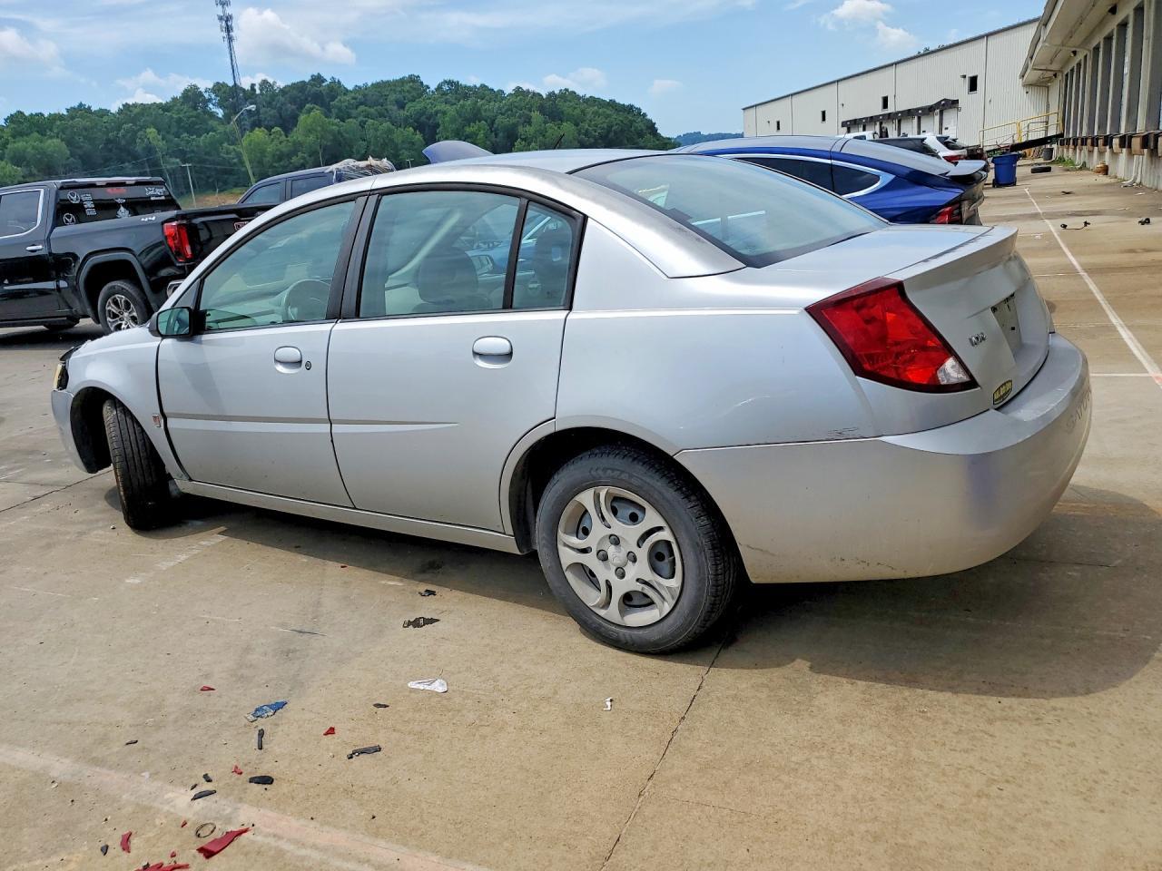 2003 SATURN Ion