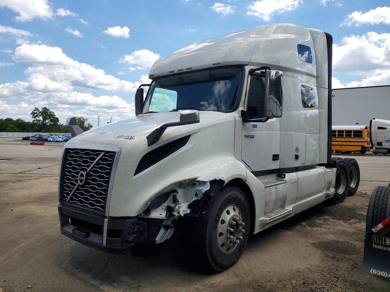 2021 VOLVO Vn