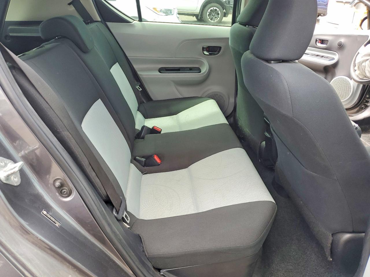 2013 TOYOTA Prius c