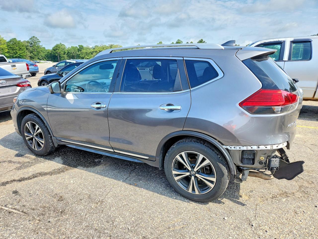 2017 NISSAN ROGUE