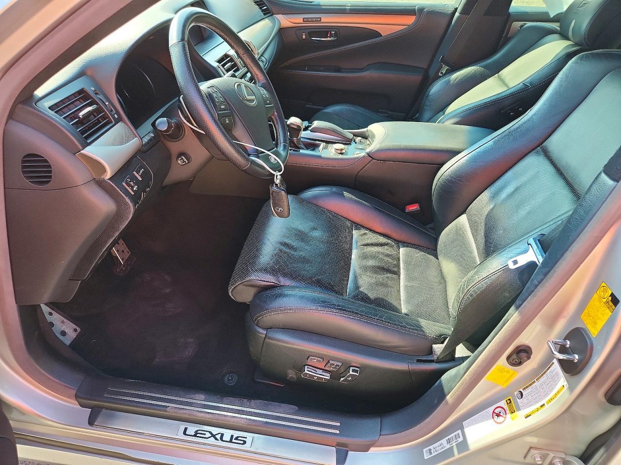 2013 LEXUS LS 460