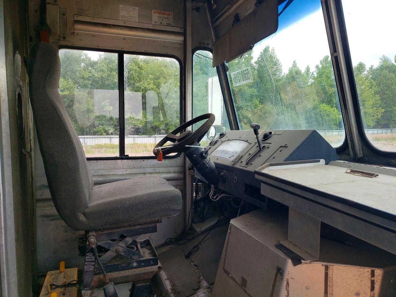 2004 Workhorse P42