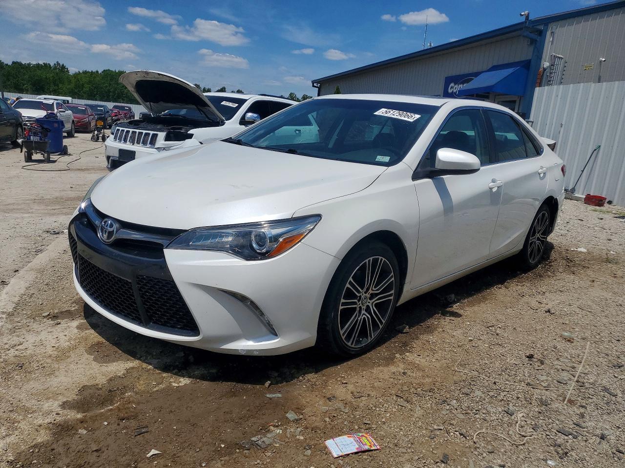2016 TOYOTA CAMRY