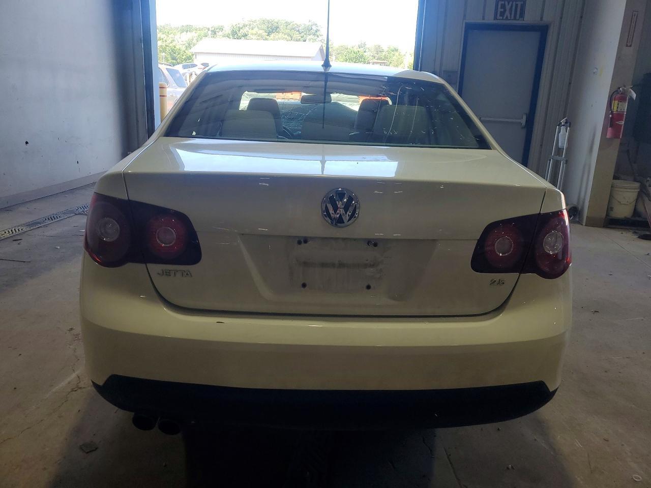 2010 VOLKSWAGEN JETTA