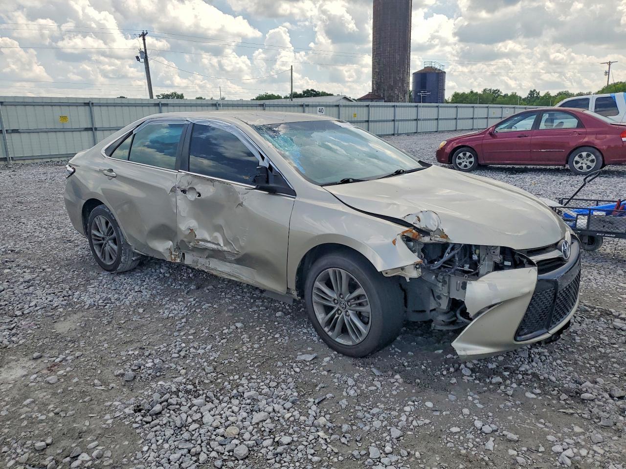 2016 TOYOTA CAMRY