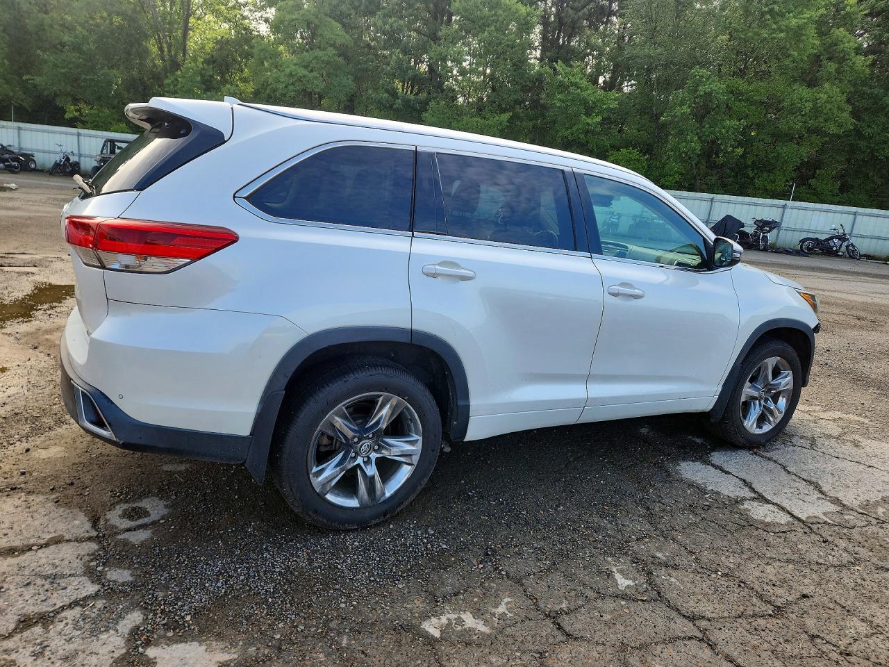 2018 TOYOTA HIGHLANDER