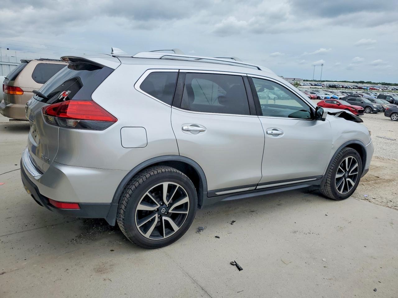 2017 NISSAN ROGUE
