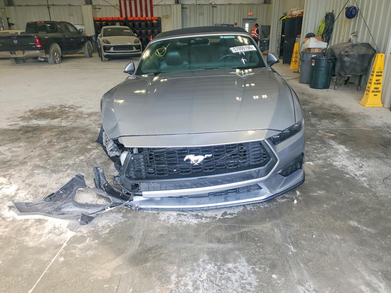 2025 FORD MUSTANG