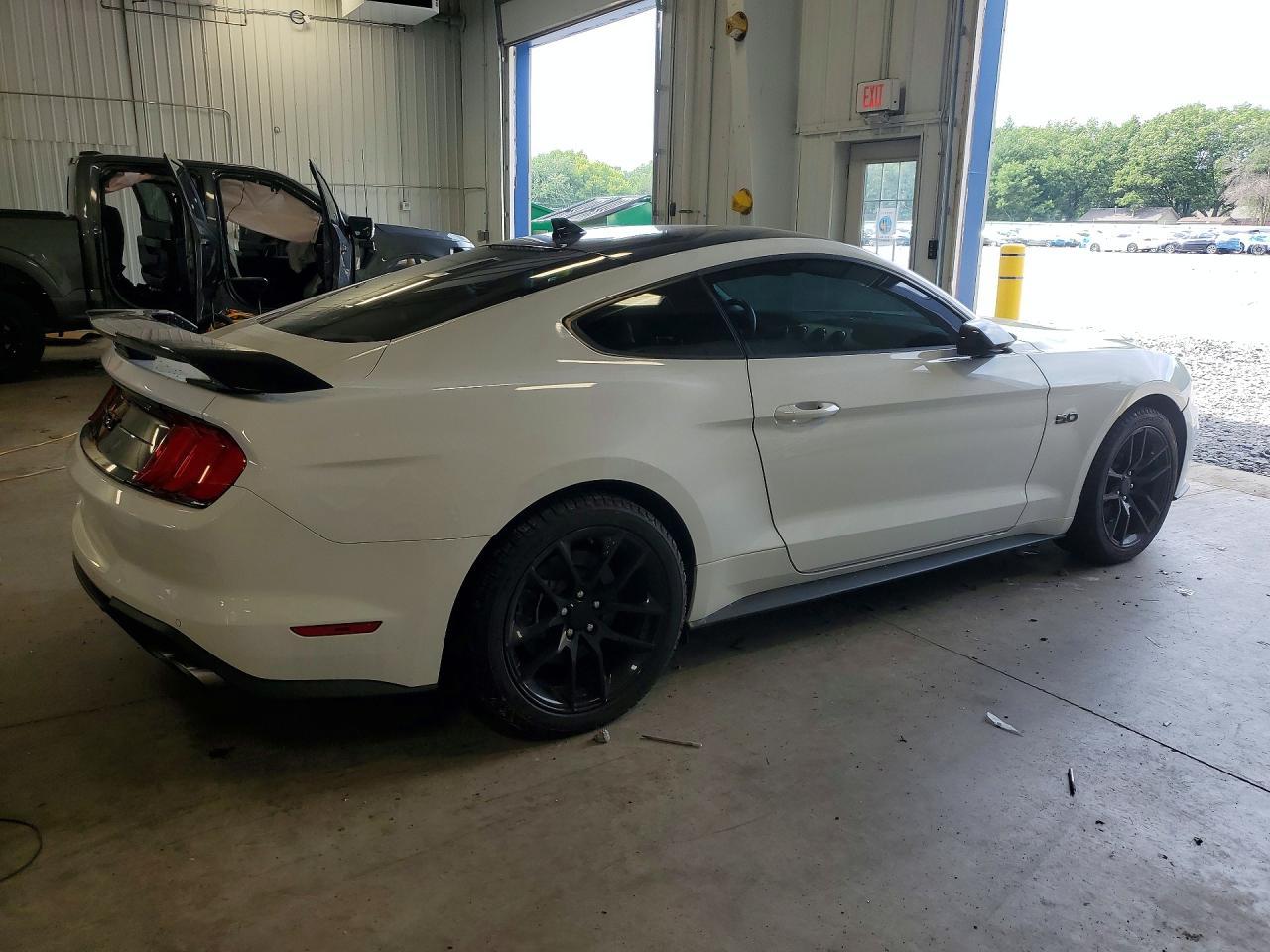 2022 FORD MUSTANG