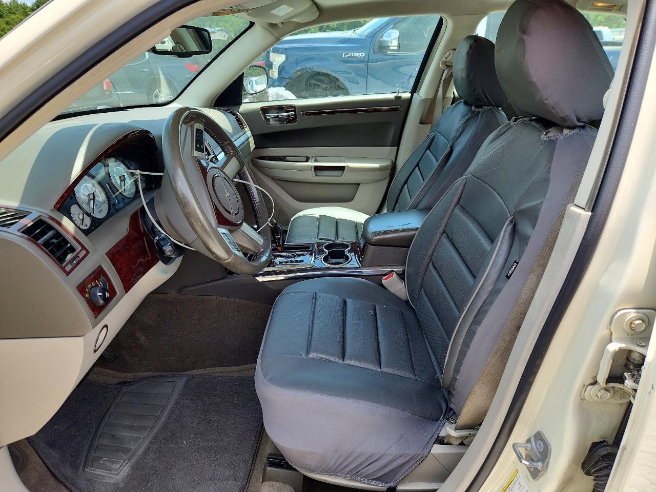 2010 CHRYSLER 300