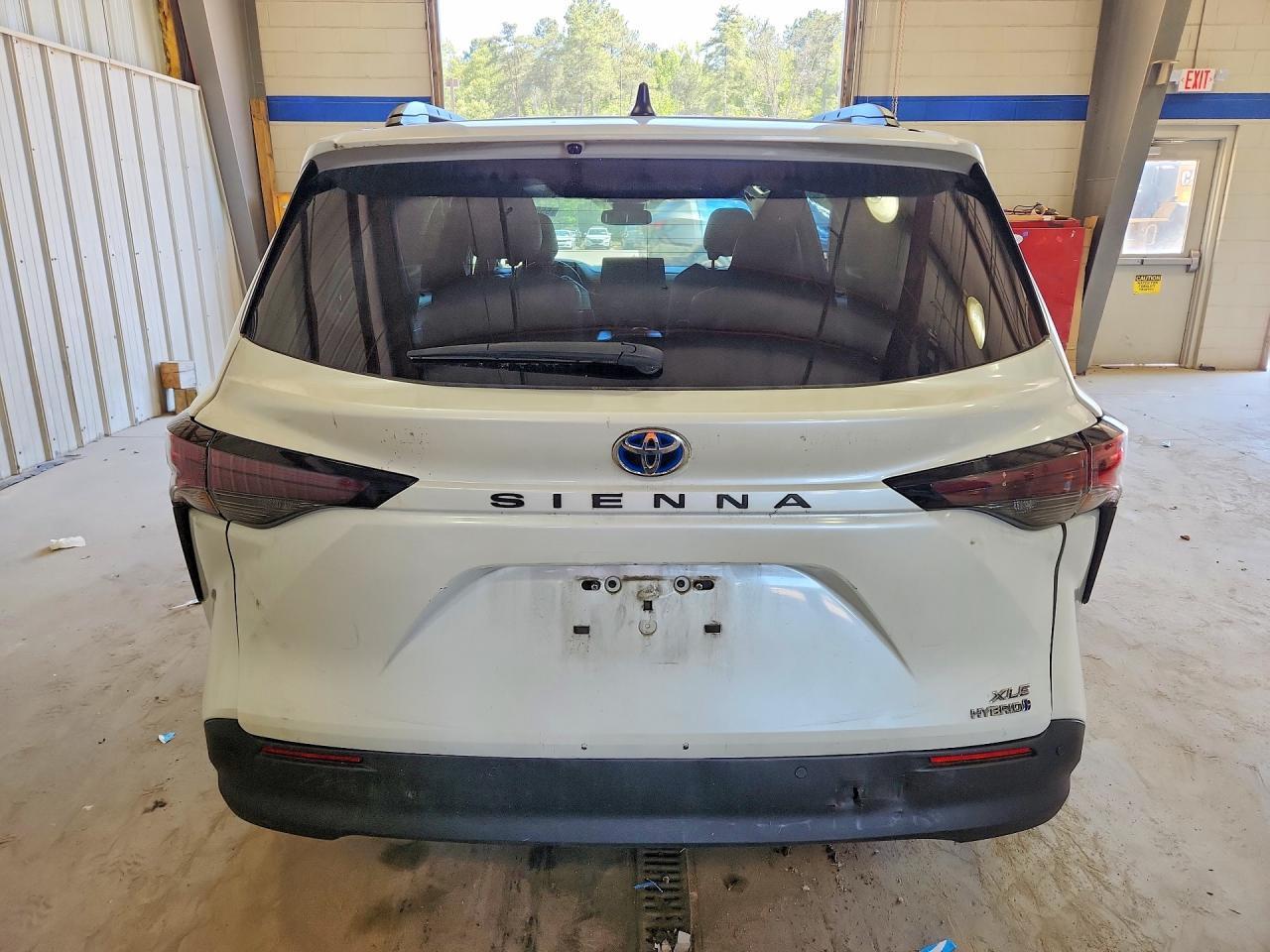 2024 TOYOTA SIENNA
