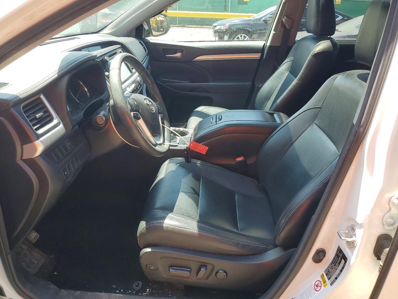 2016 TOYOTA HIGHLANDER