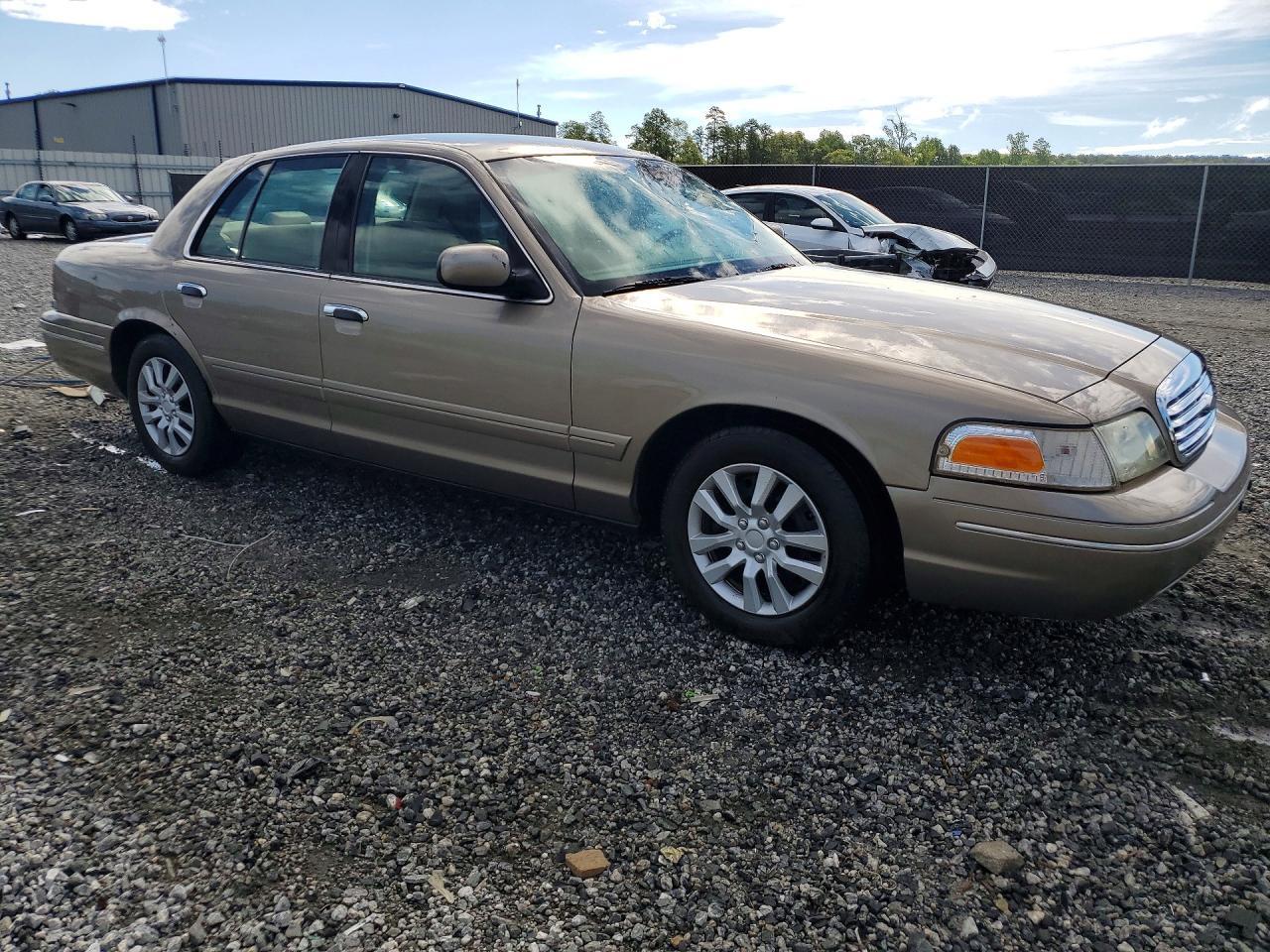 2002 FORD Crown Victoria