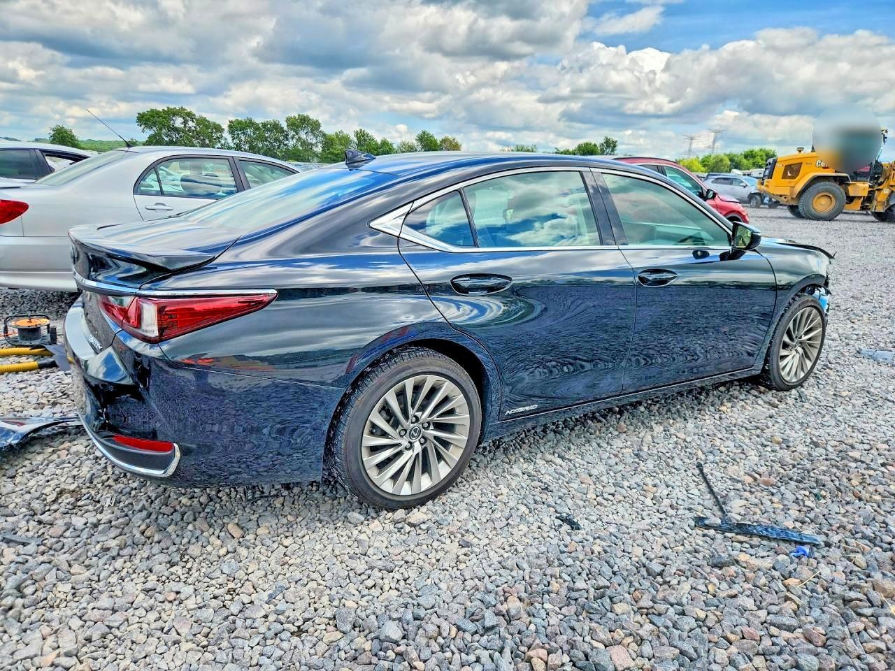 2021 LEXUS ES 300H
