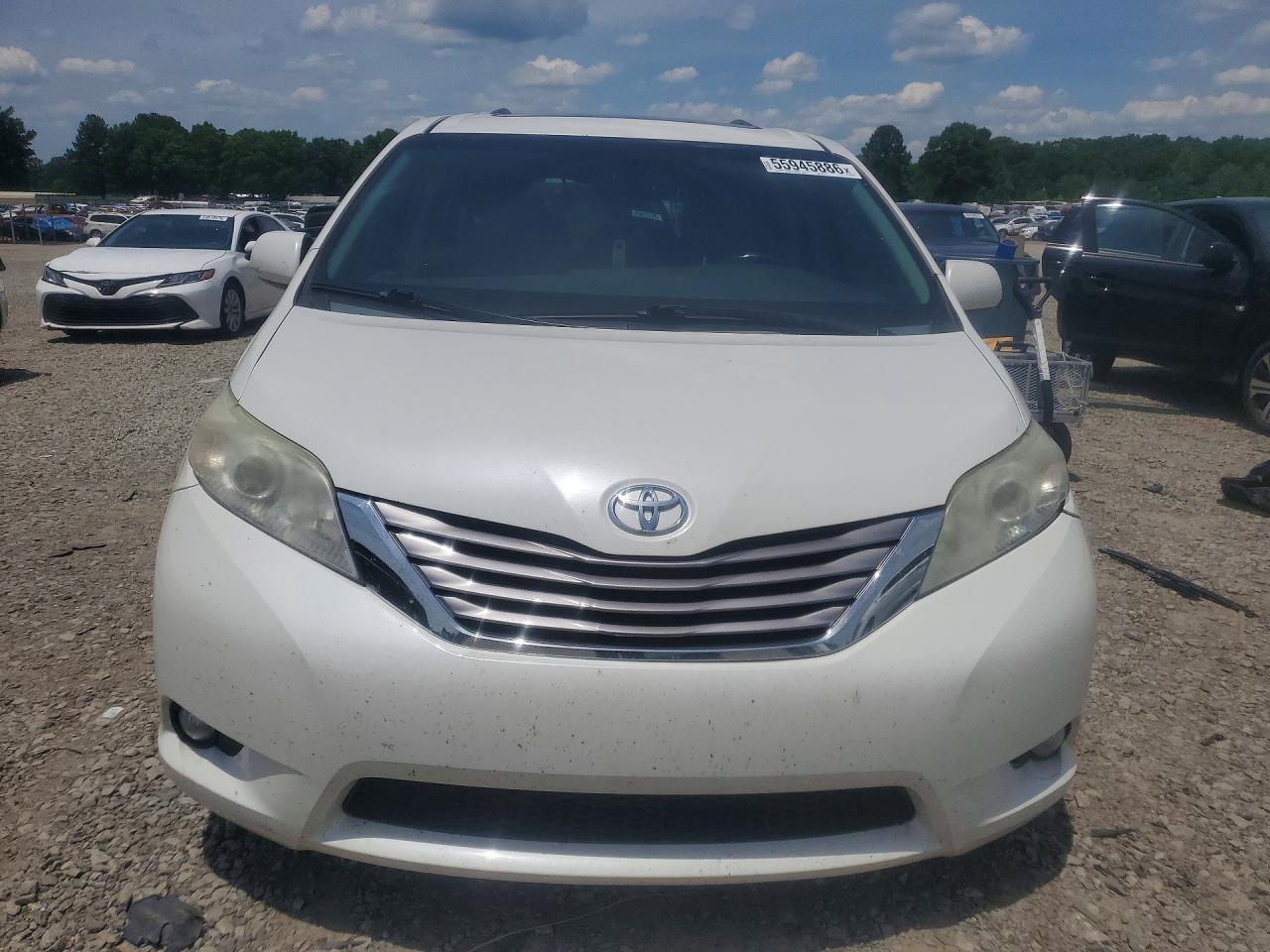2015 TOYOTA SIENNA