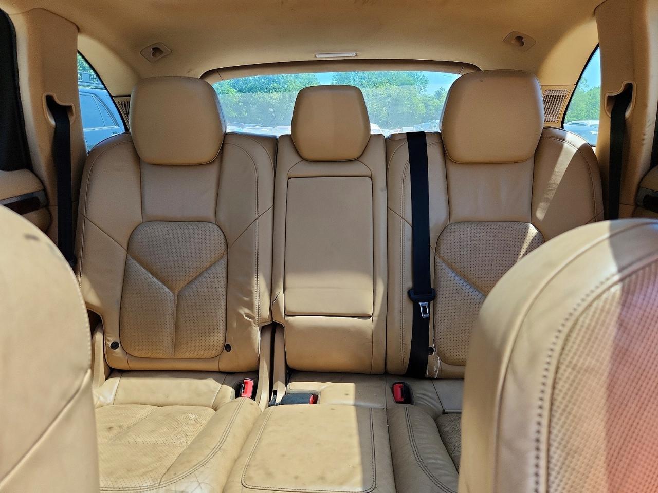 2012 PORSCHE CAYENNE