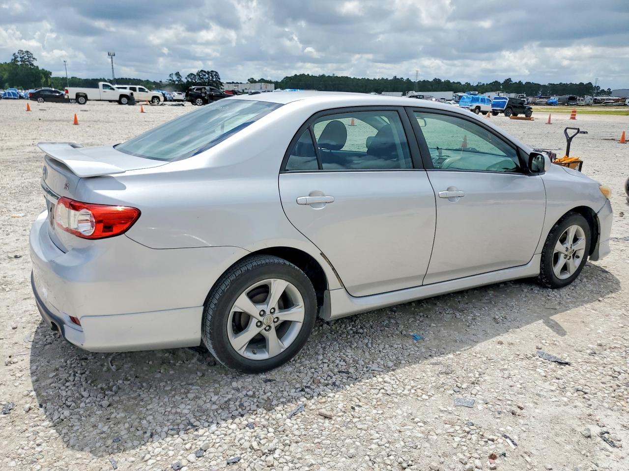 2011 TOYOTA COROLLA
