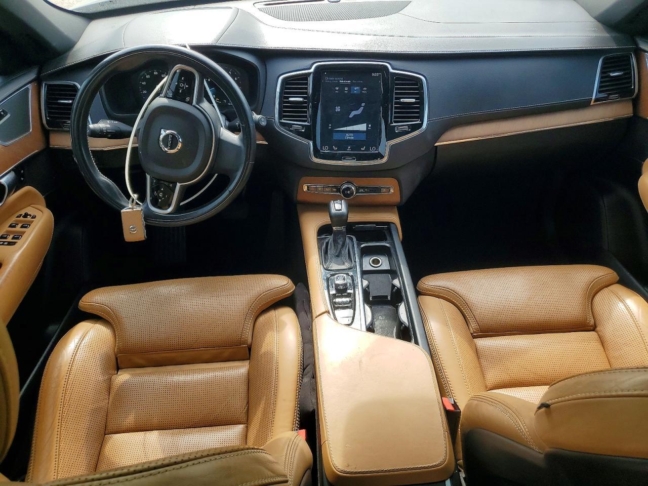2018 VOLVO XC90