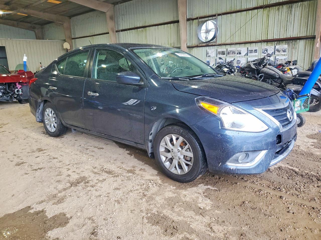 2017 NISSAN VERSA