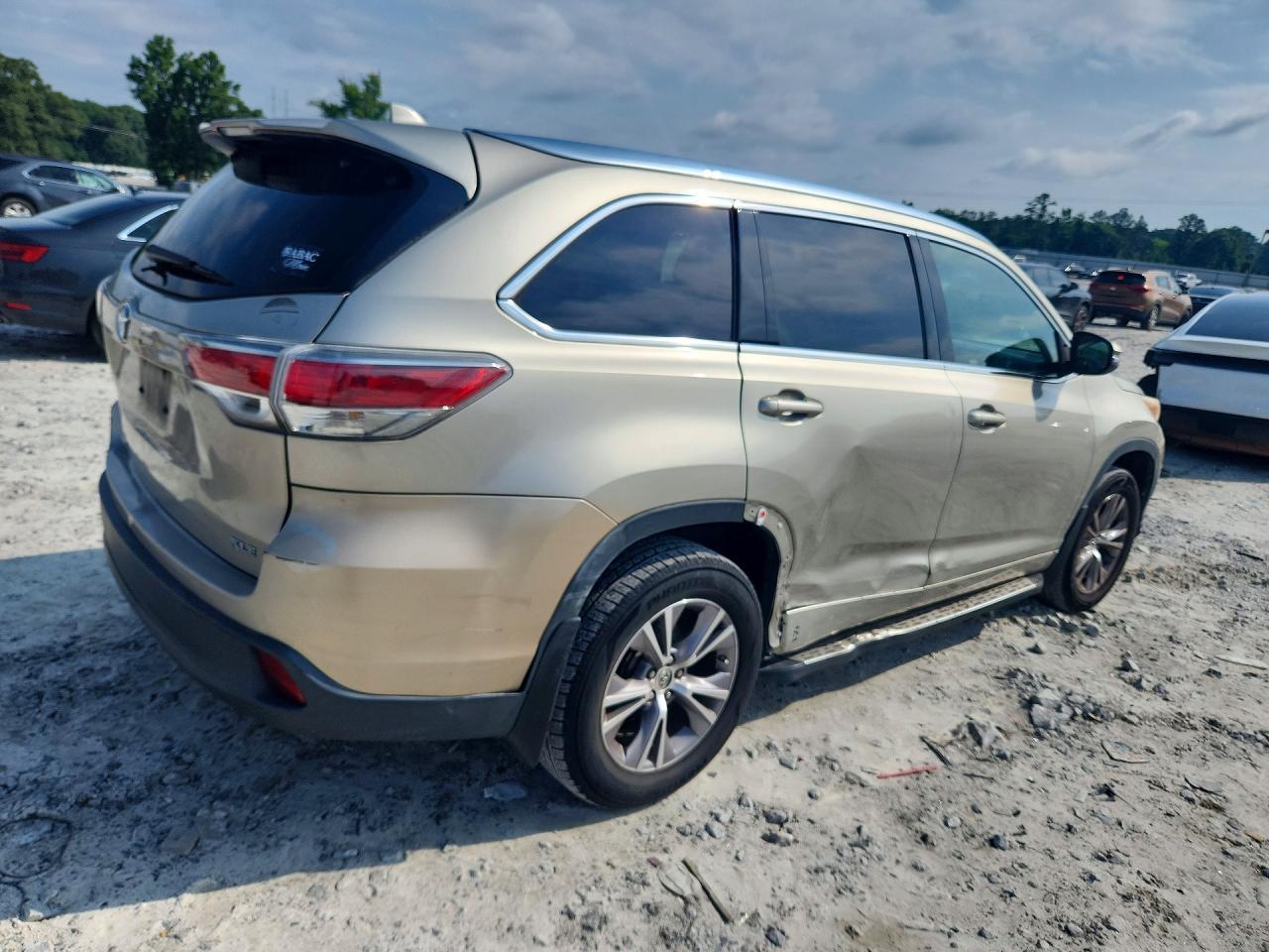 2014 TOYOTA HIGHLANDER