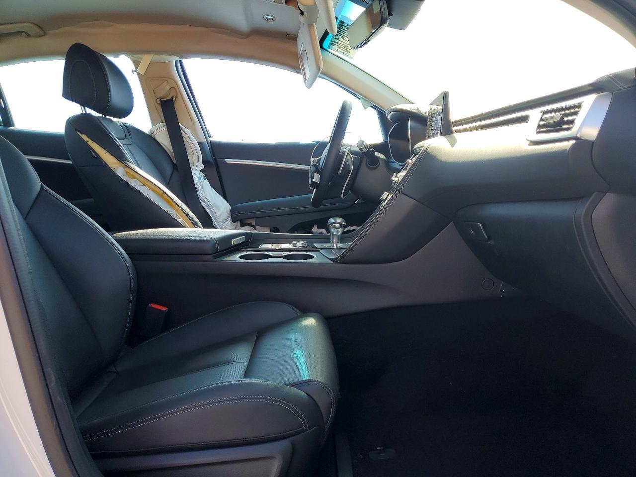 2025 GENESIS G70
