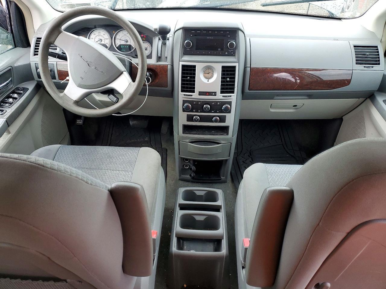 2010 CHRYSLER Town