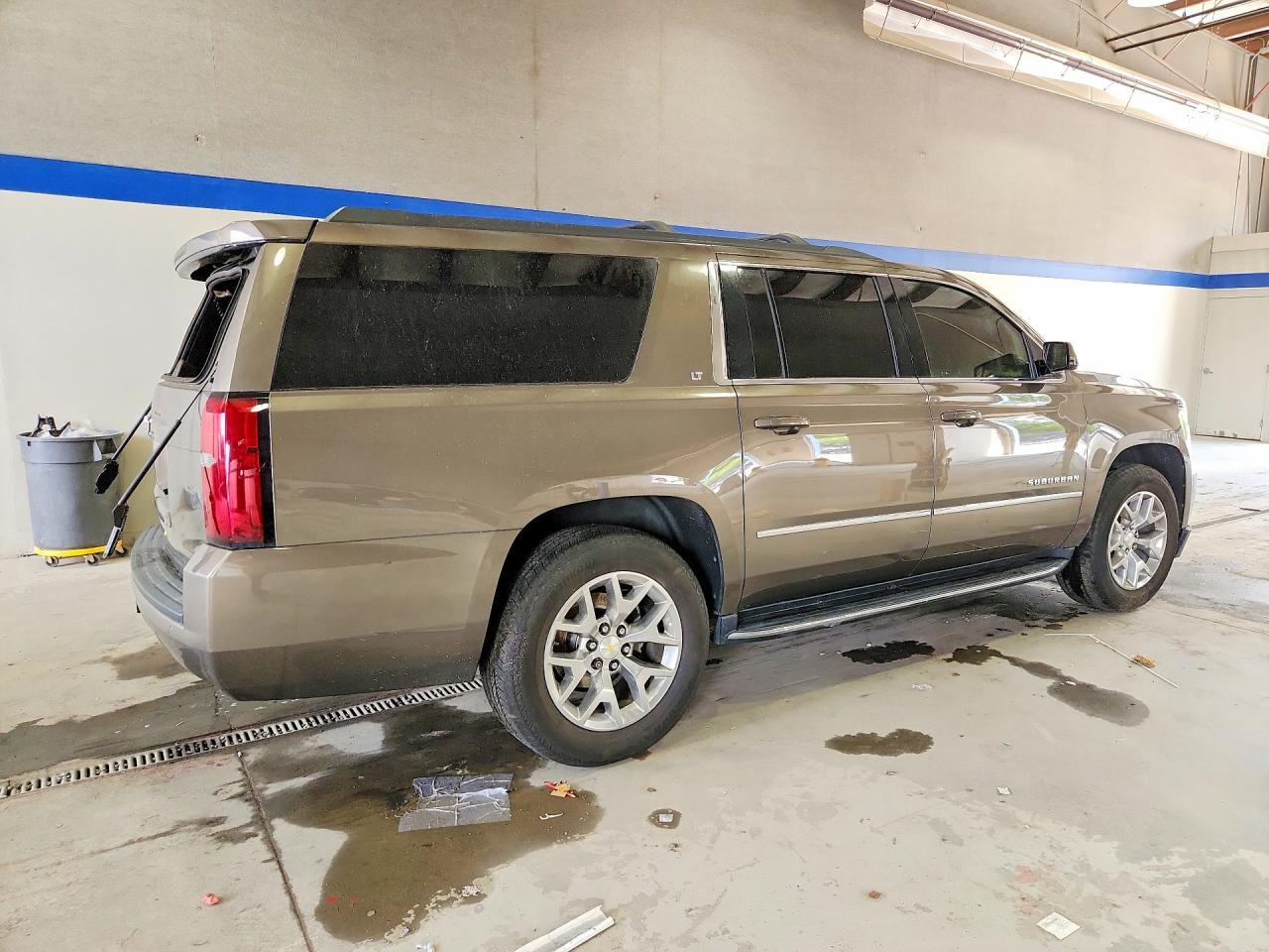 2016 CHEVROLET Suburban