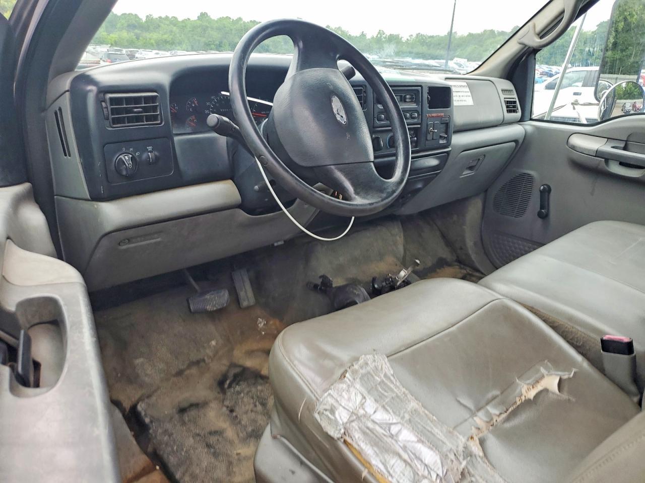 2005 FORD F-650