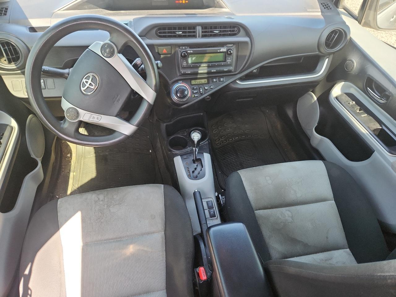 2014 TOYOTA Prius c