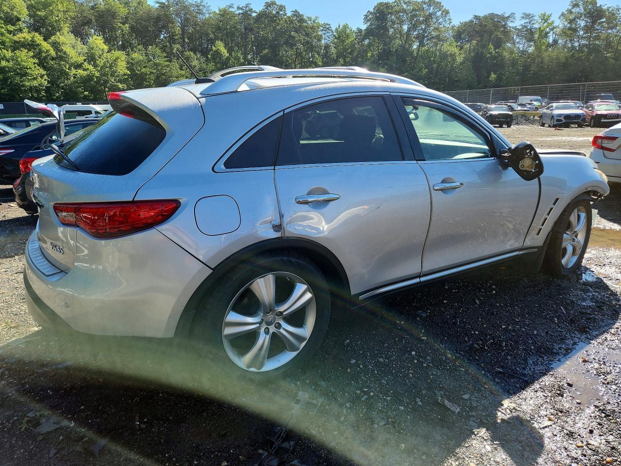 2011 INFINITI FX35