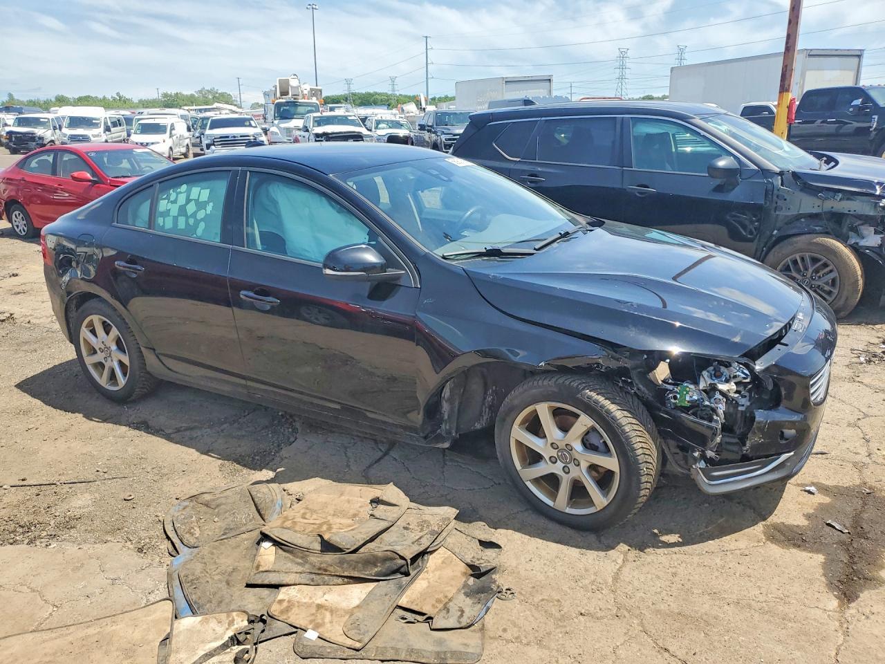 2015 VOLVO S60