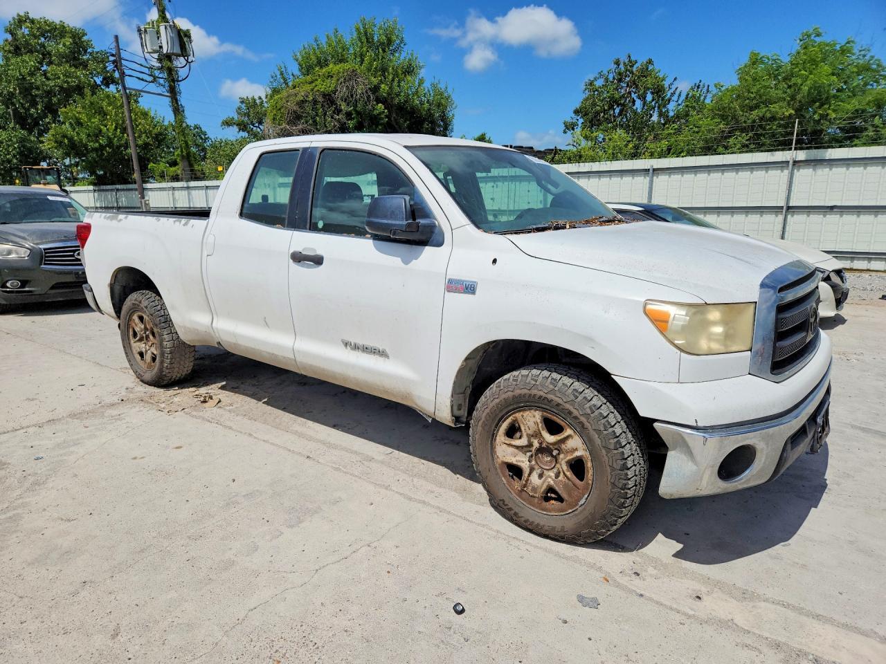2011 TOYOTA TUNDRA