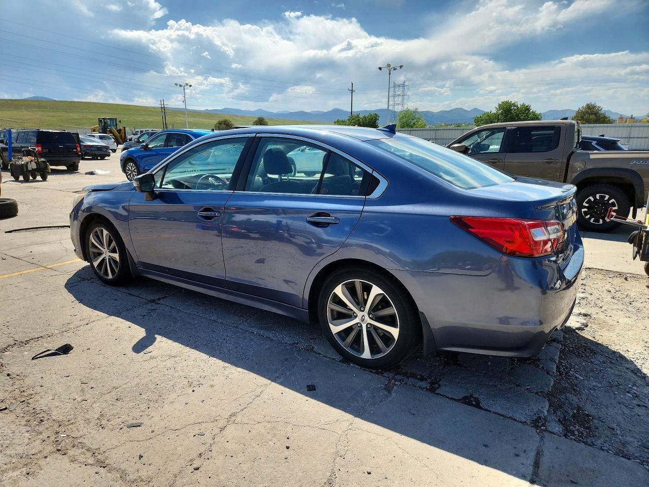 2017 SUBARU Legacy
