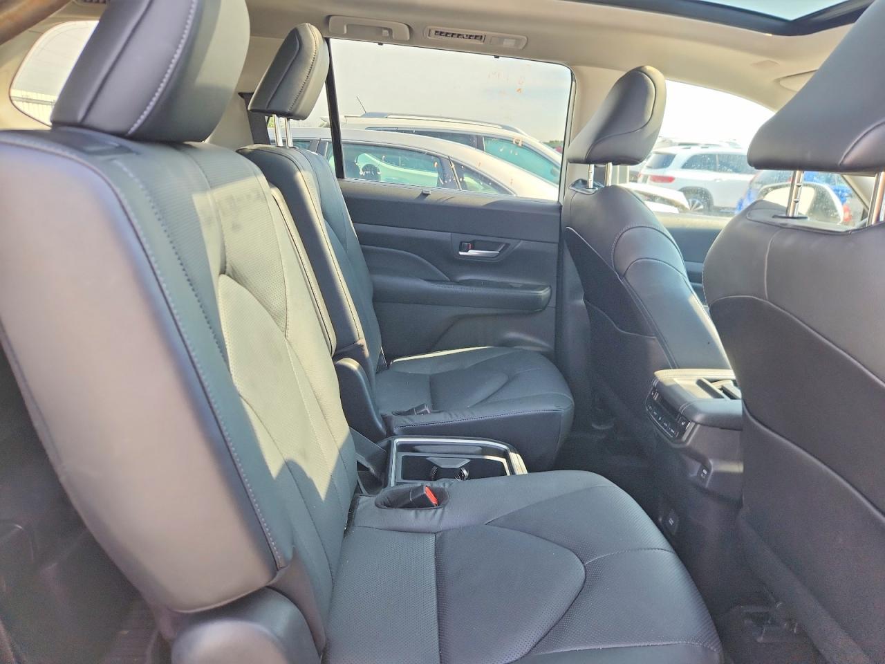 2024 TOYOTA HIGHLANDER