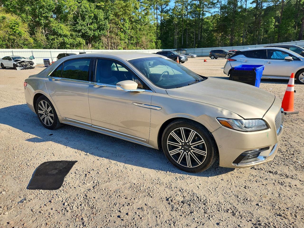 2017 LINCOLN Continental