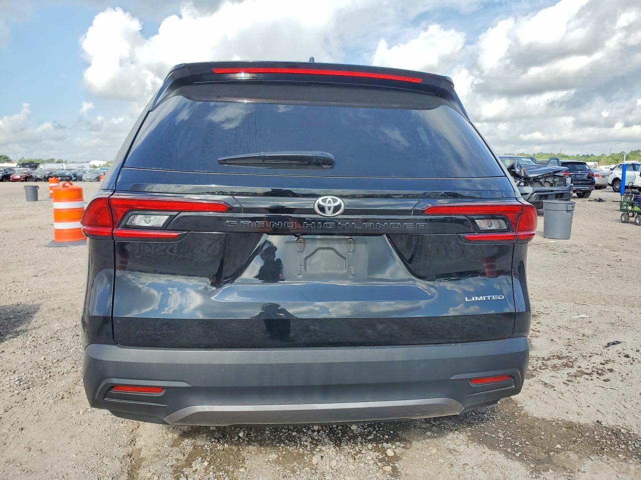 2025 TOYOTA HIGHLANDER