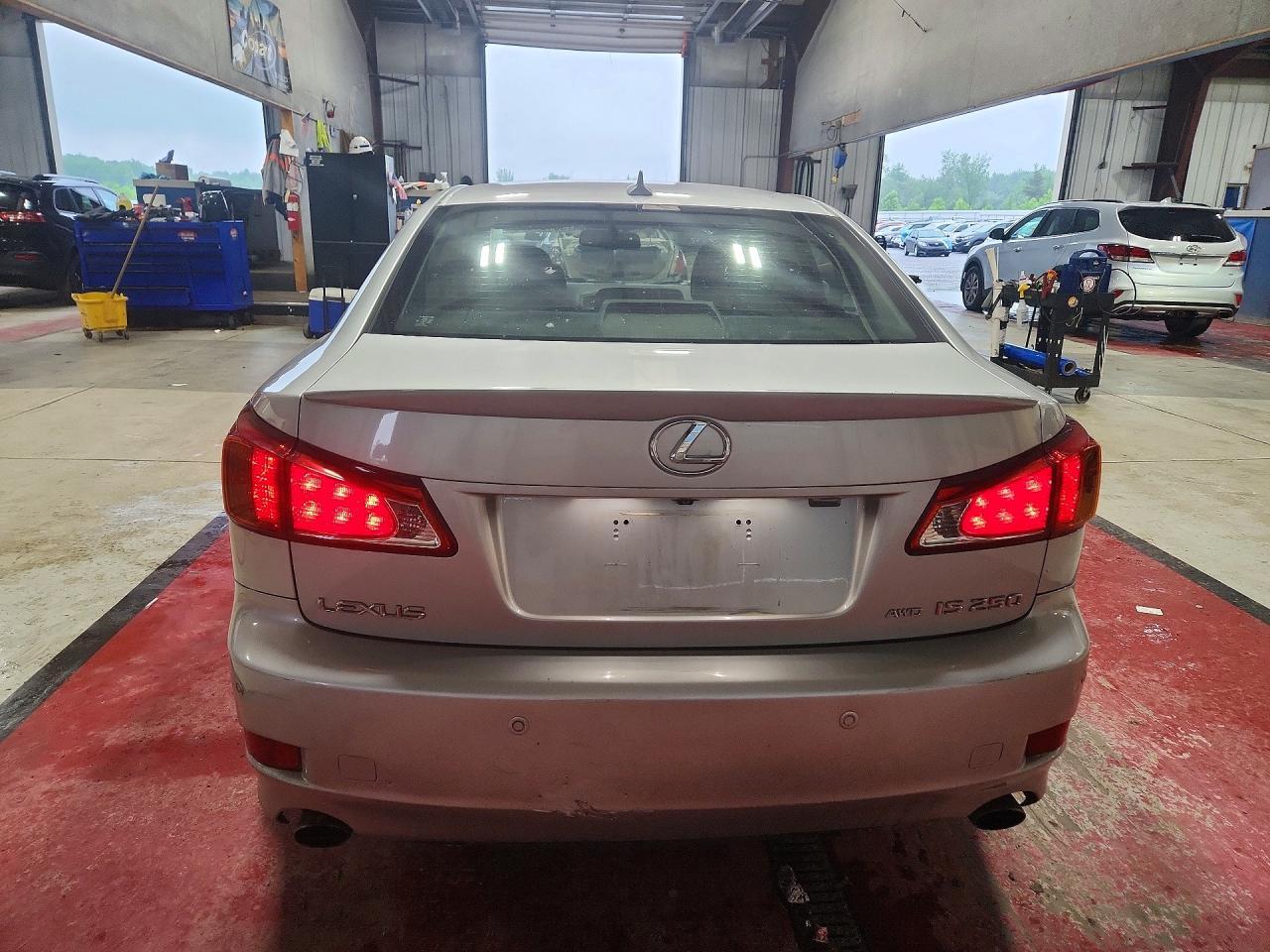 2009 LEXUS IS 250