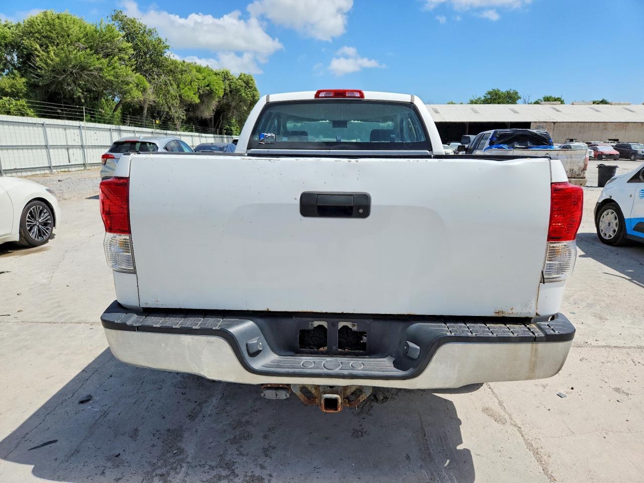 2011 TOYOTA TUNDRA