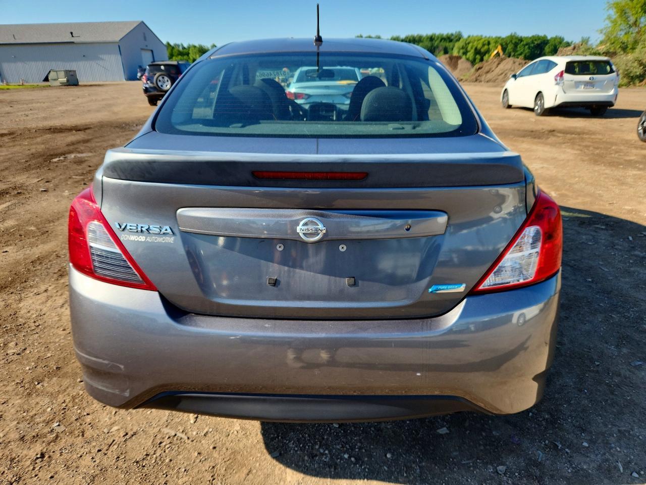 2016 NISSAN VERSA