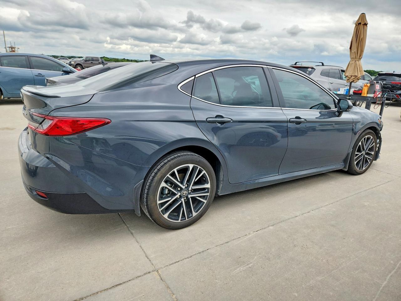 2025 TOYOTA CAMRY