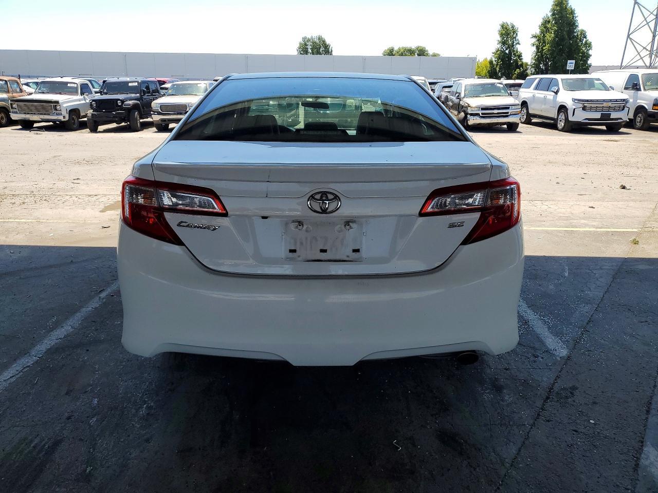 2014 TOYOTA CAMRY