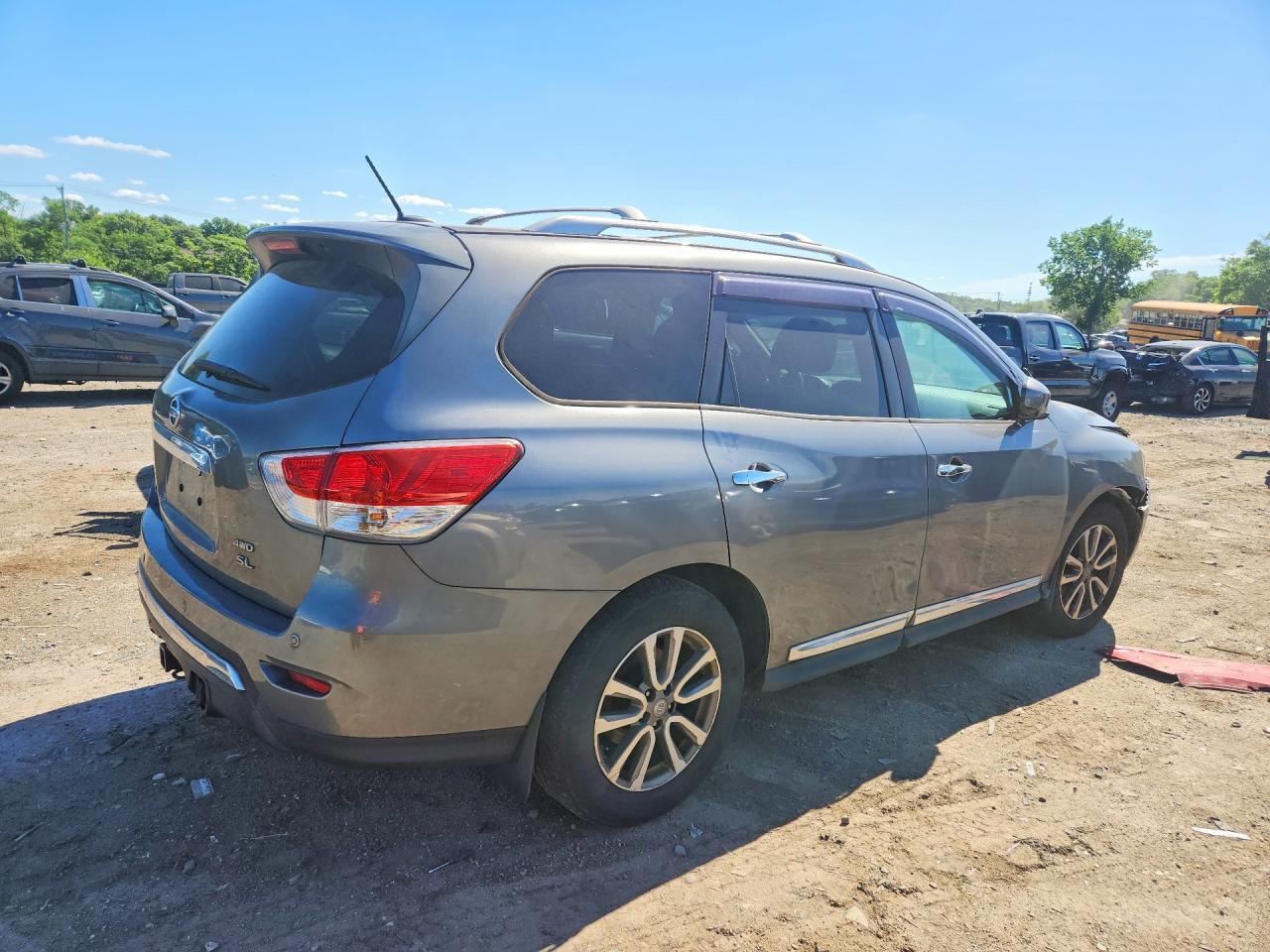2015 NISSAN PATHFINDER