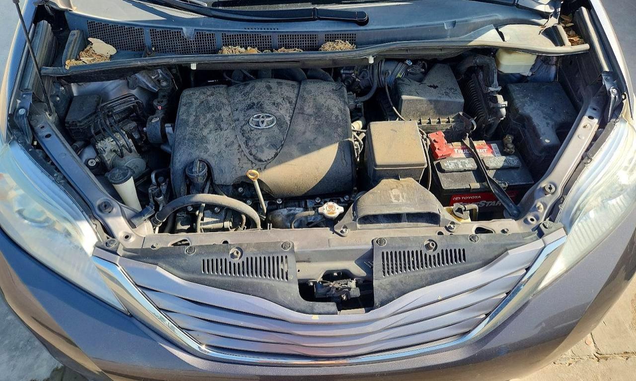2017 TOYOTA SIENNA