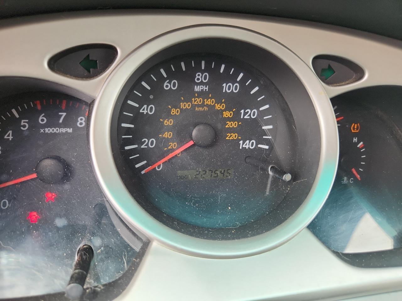 2004 TOYOTA HIGHLANDER