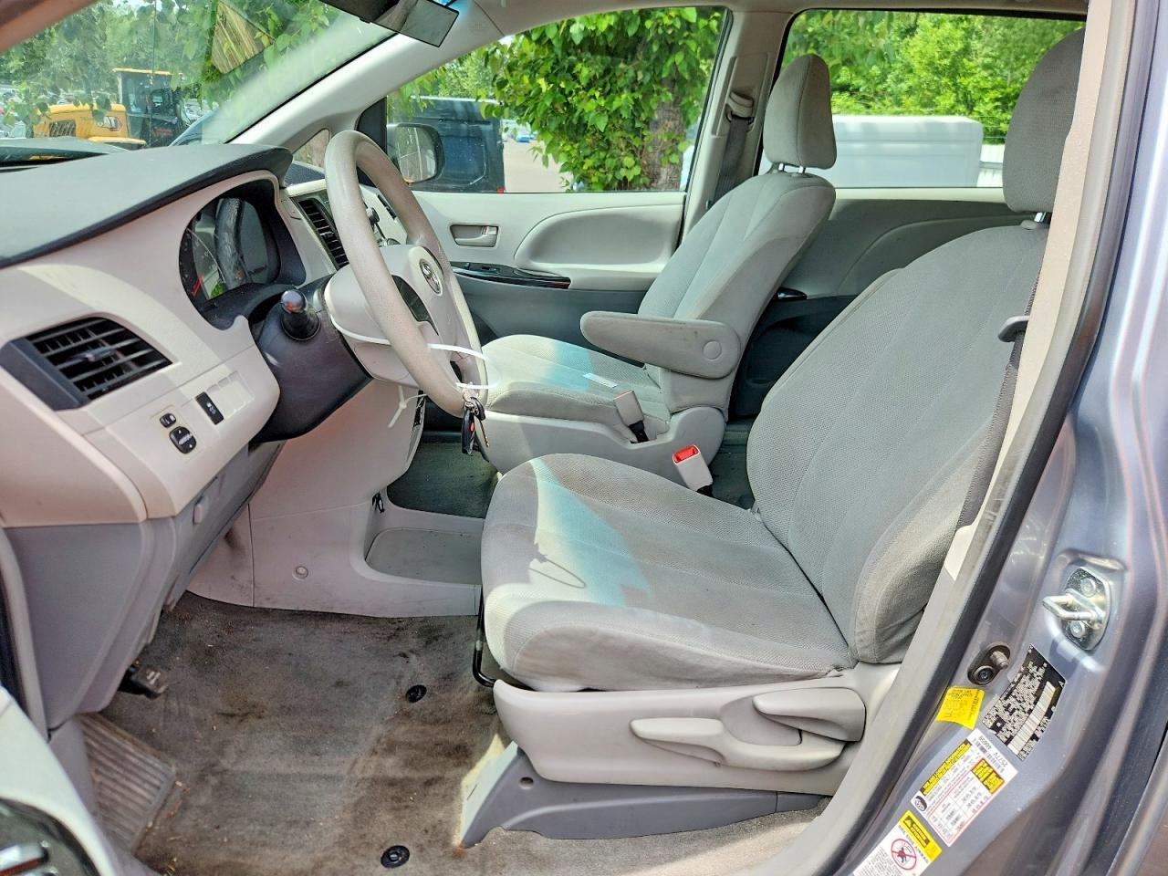 2013 TOYOTA SIENNA
