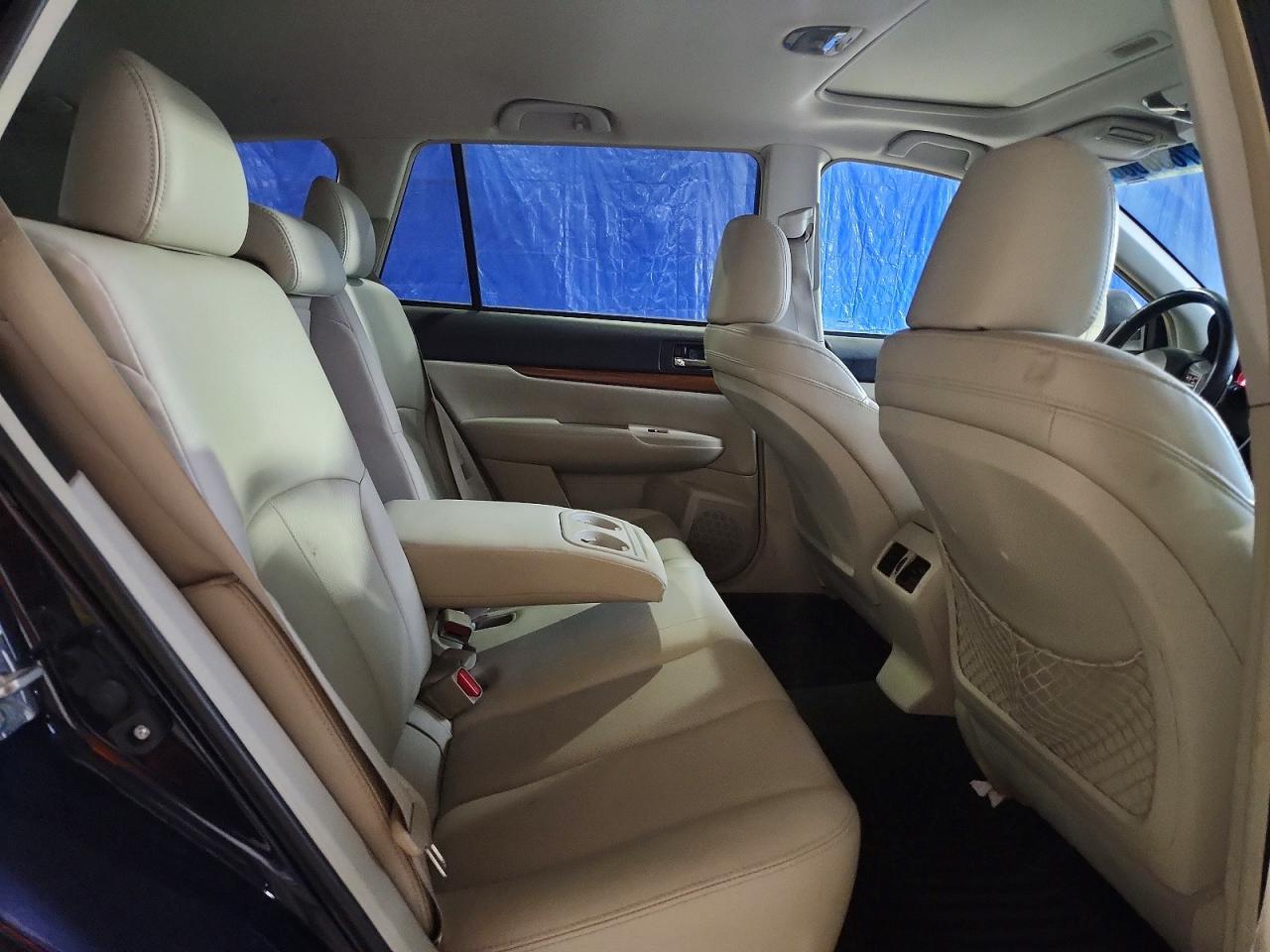 2013 SUBARU Outback
